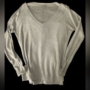 3/$30 Kismet grey knit loose for sweater
